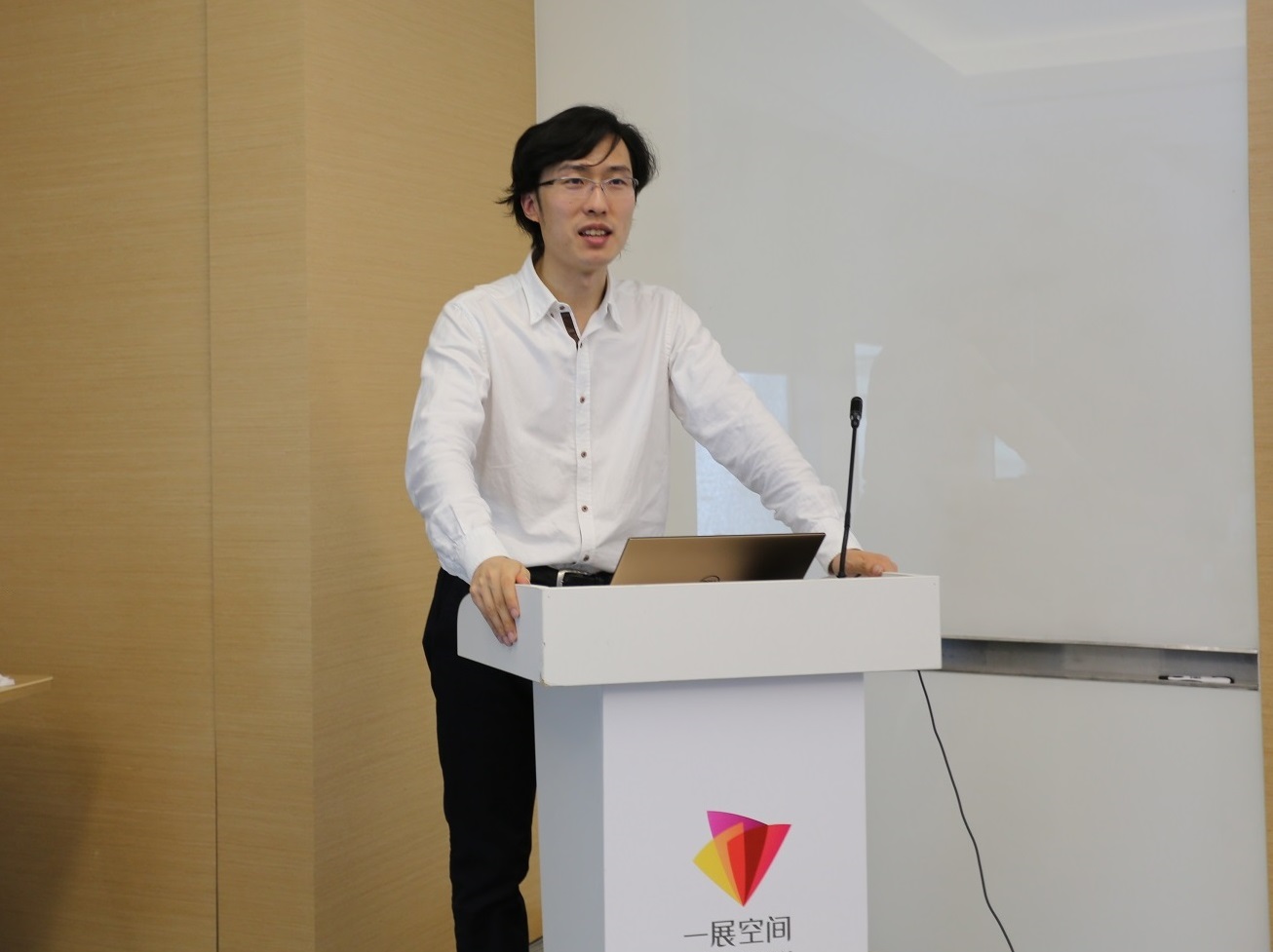 ��������˾�� Ѧ��������