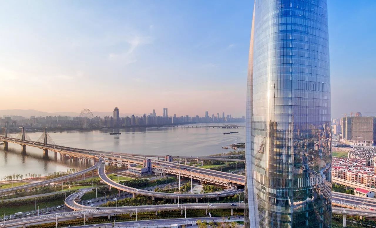 �ϲ����������������������ԡ�������֮�������濢����������