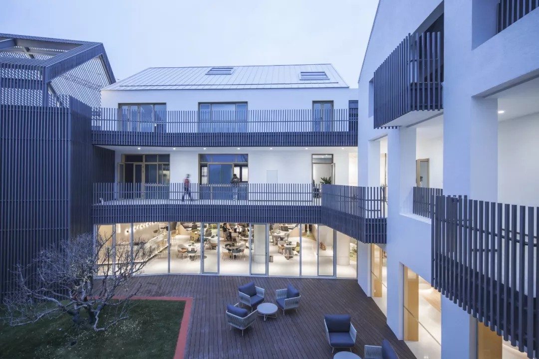 ����ռ������¶̨���ȵ�