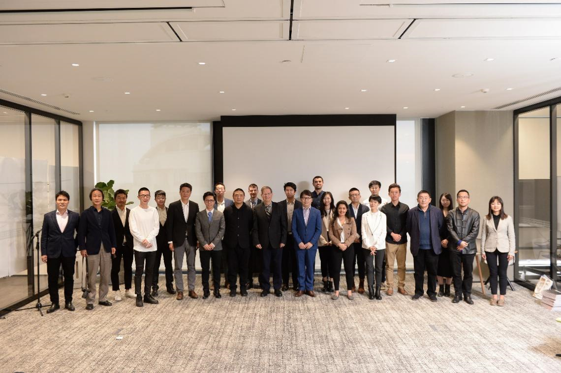 Óë»á¼Î±öºÍ¹þèóѧÉú´ú±íÍźÏÕÕ